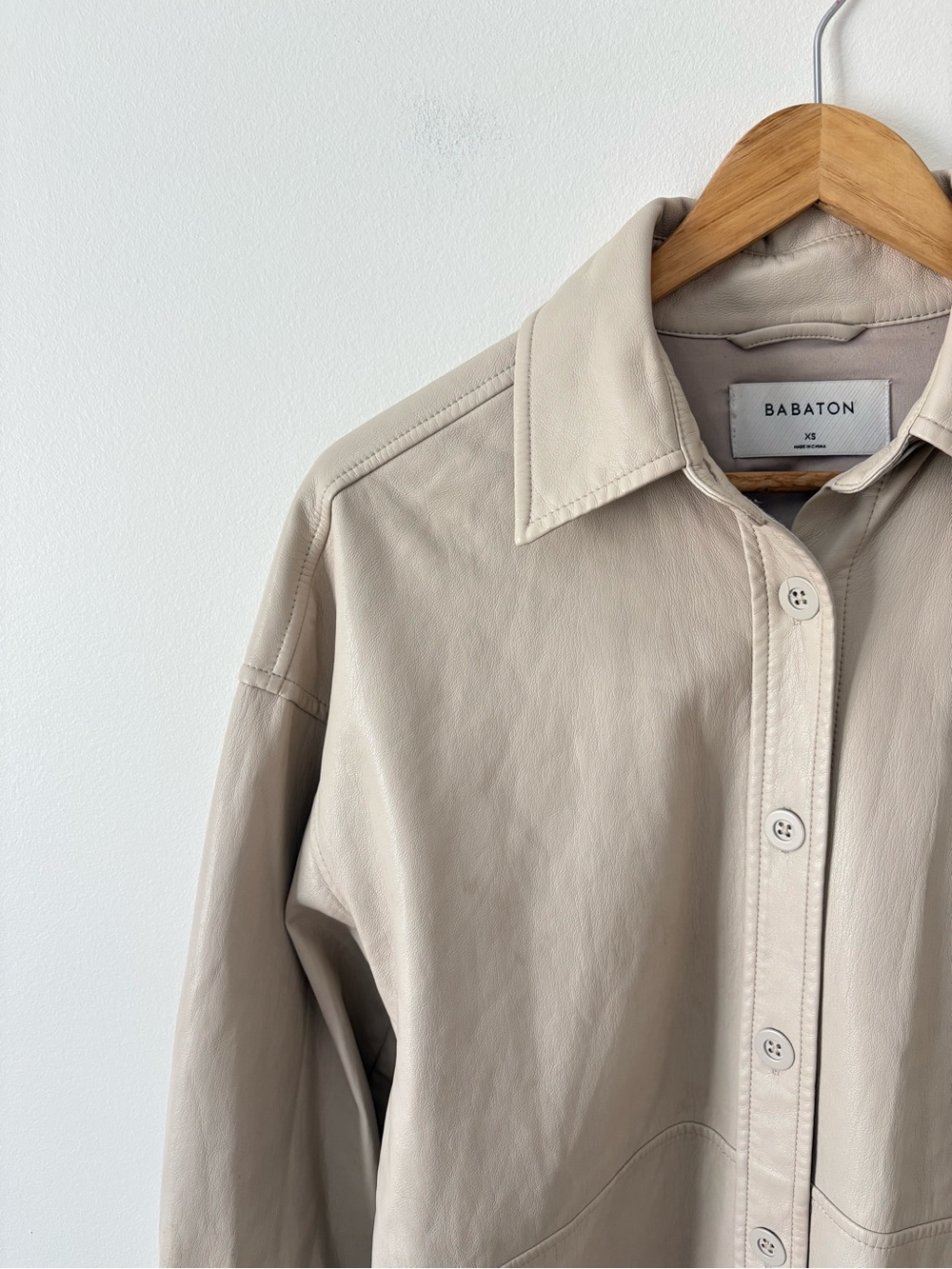 Babaton Pelli Oversized Shirt Jacket Size XS Light Beige Button-Front Overshirt - Picture 4 of 10